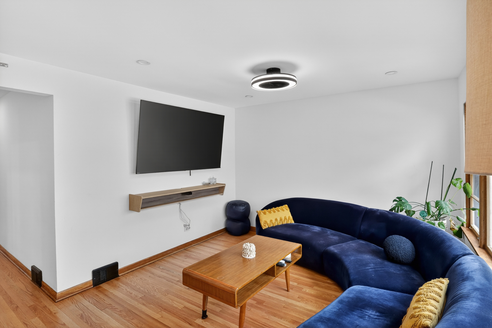 3138 N Richmond Street