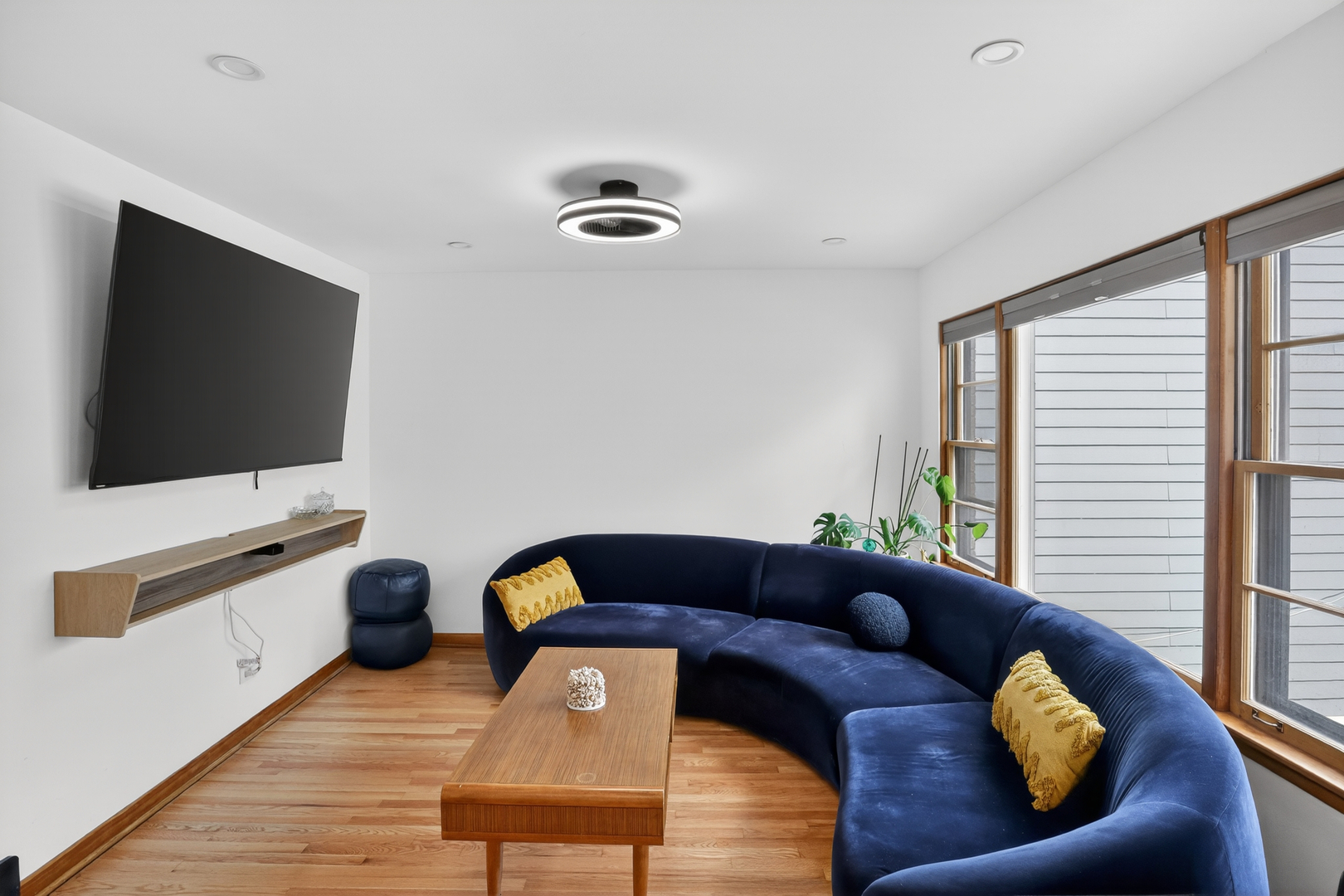 3138 N Richmond Street