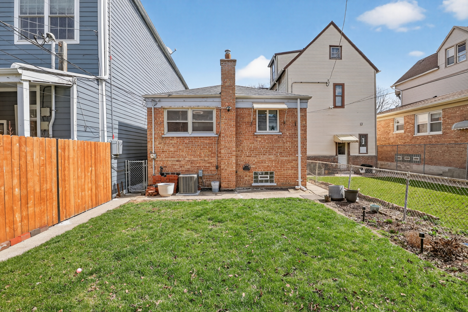 3138 N Richmond Street