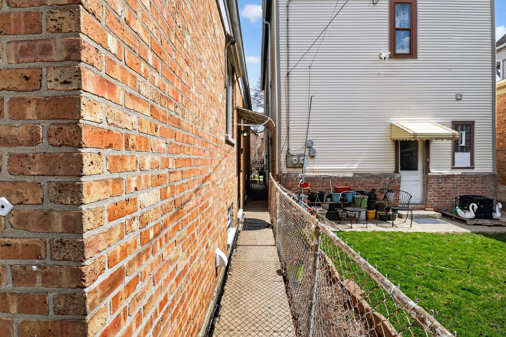 3138 N Richmond Street