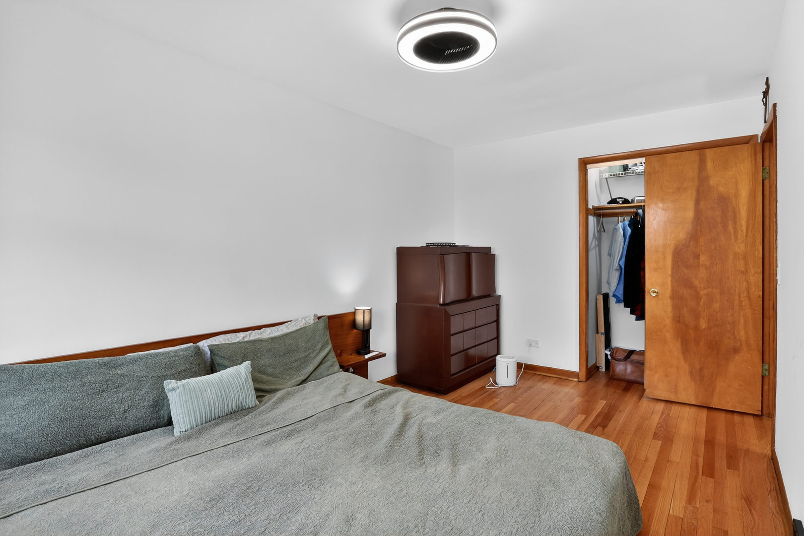 3138 N Richmond Street