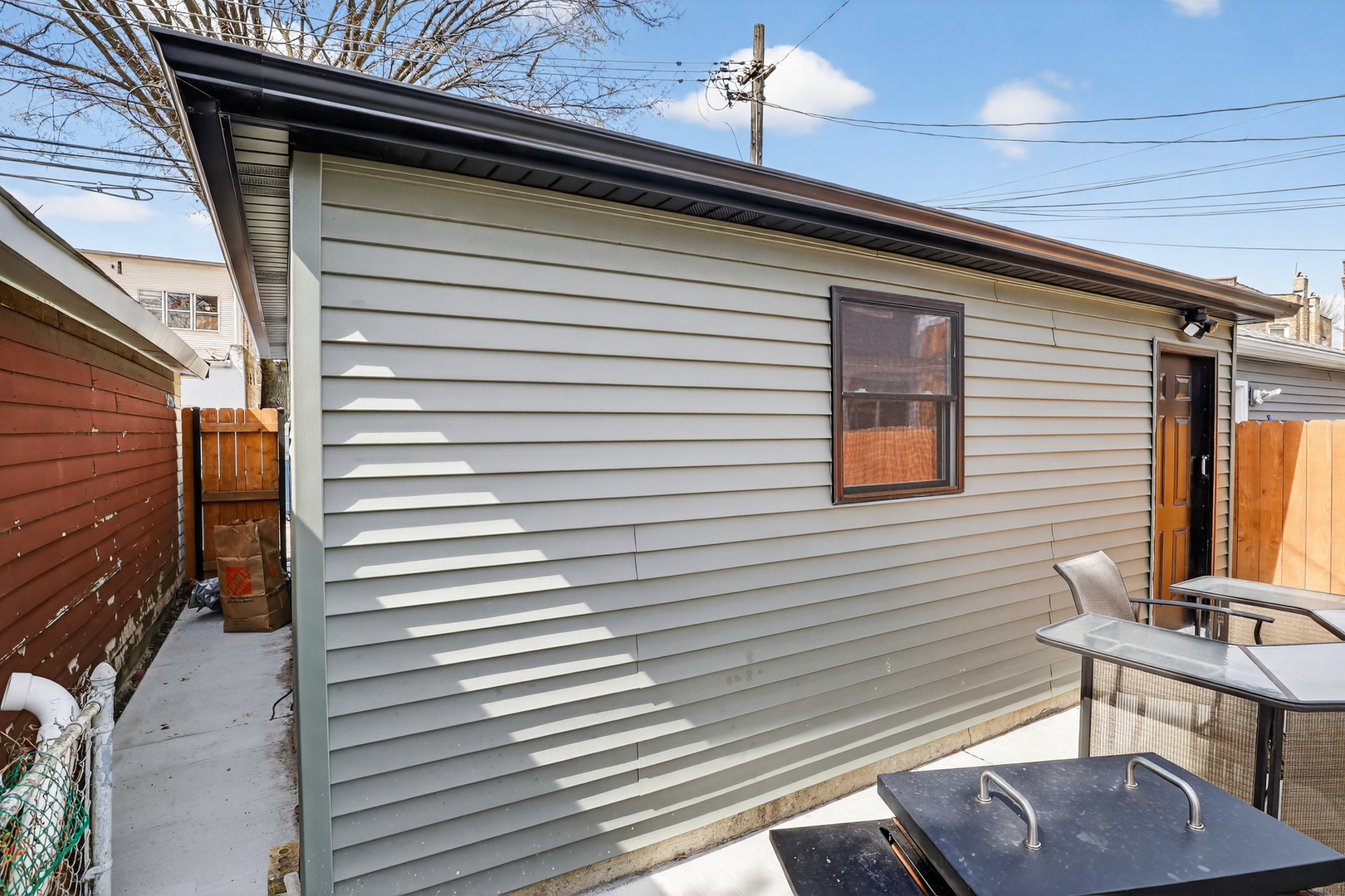 3138 N Richmond Street