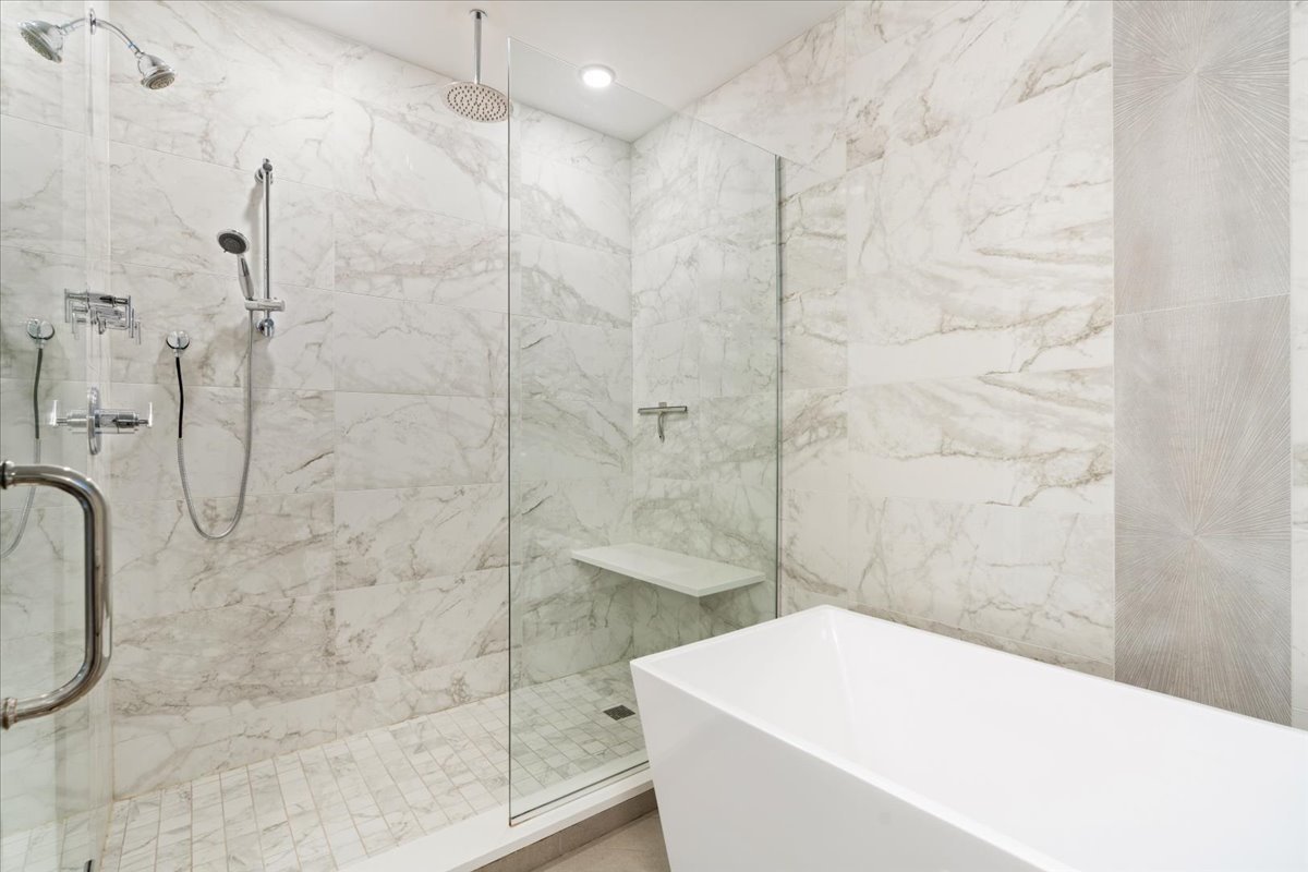 3033 N Clybourn Avenue Unit: 1