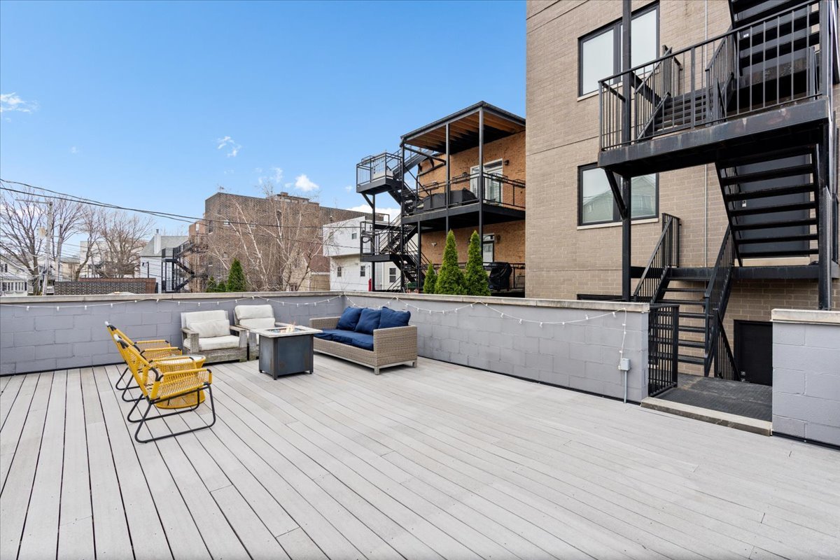 3033 N Clybourn Avenue Unit: 1
