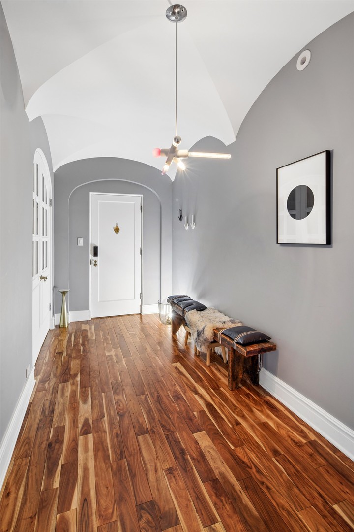 3500 N LAKE SHORE Drive Unit: 6D