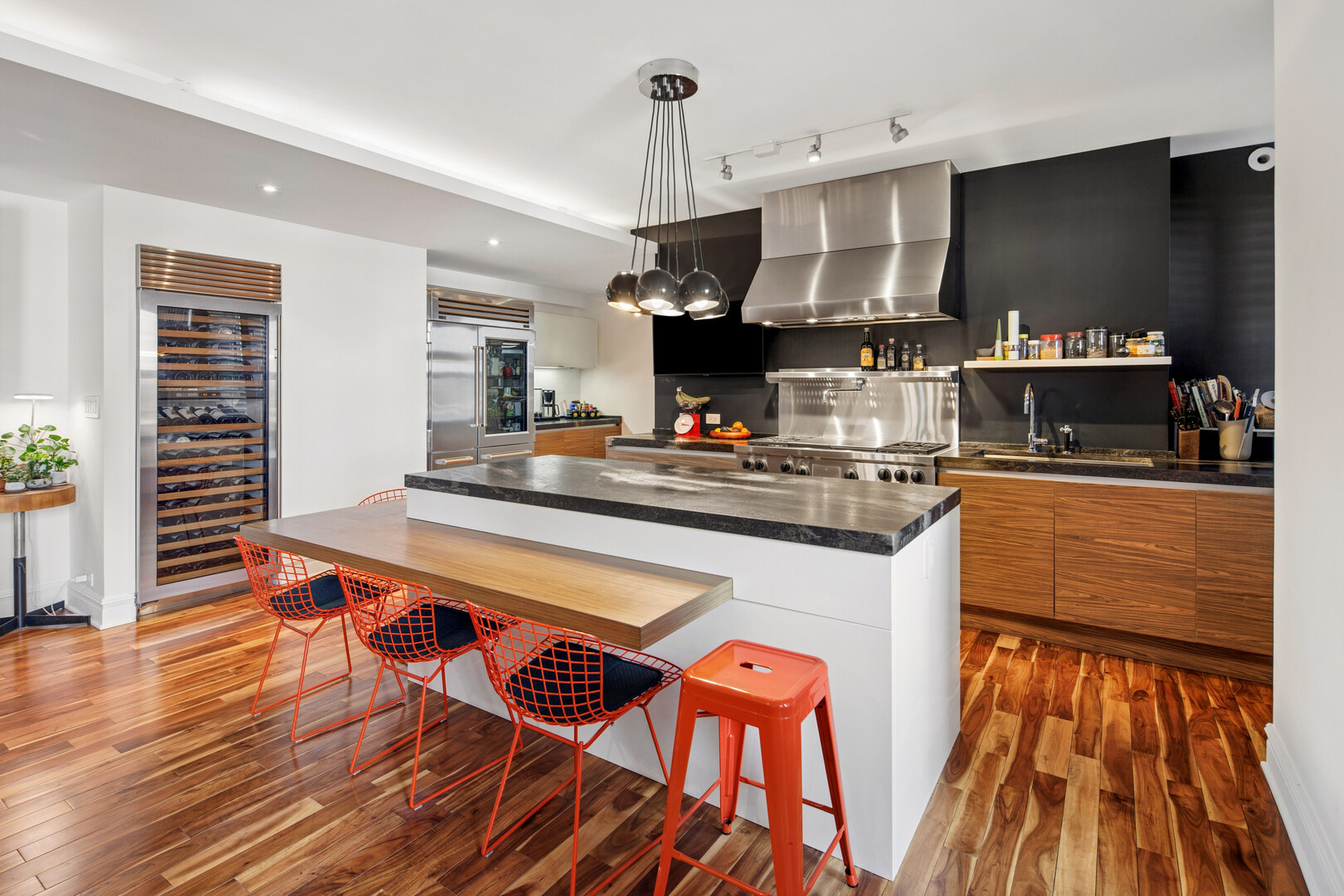 3500 N LAKE SHORE Drive Unit: 6D