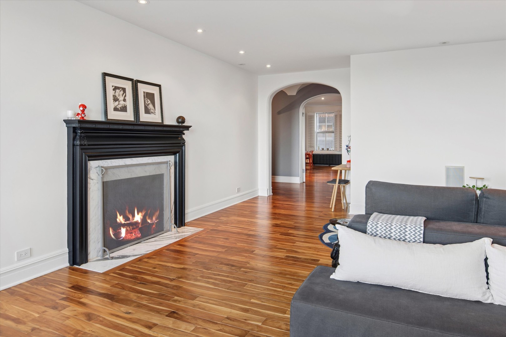 3500 N LAKE SHORE Drive Unit: 6D