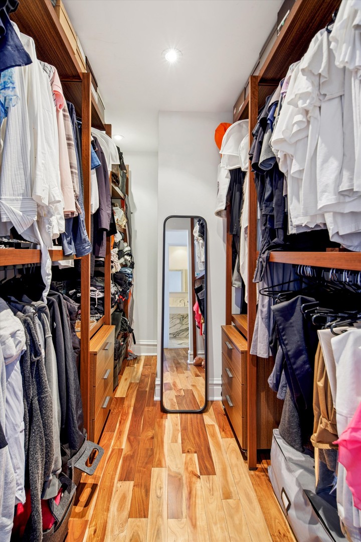 3500 N LAKE SHORE Drive Unit: 6D