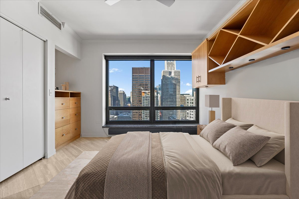 130 N GARLAND Court Unit: 3702