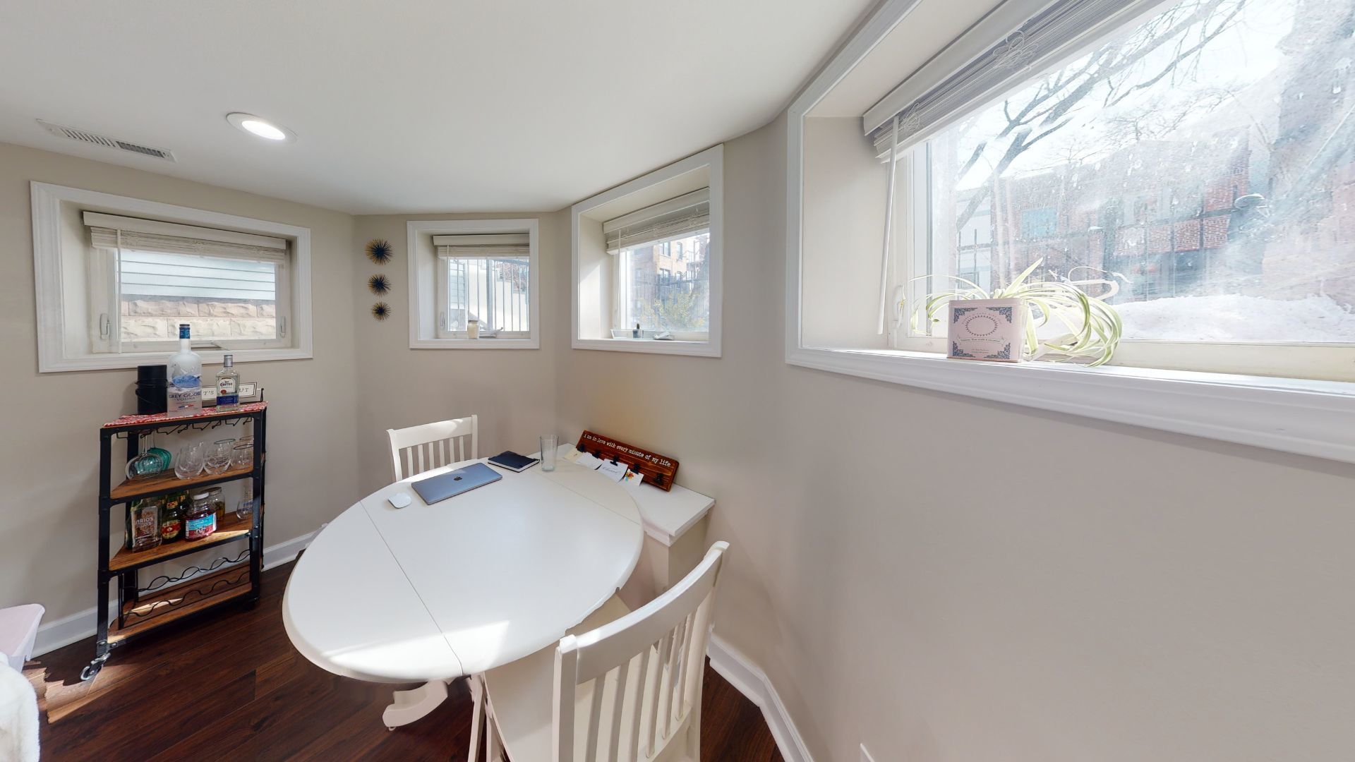 1016 W OAKDALE Avenue Unit: G