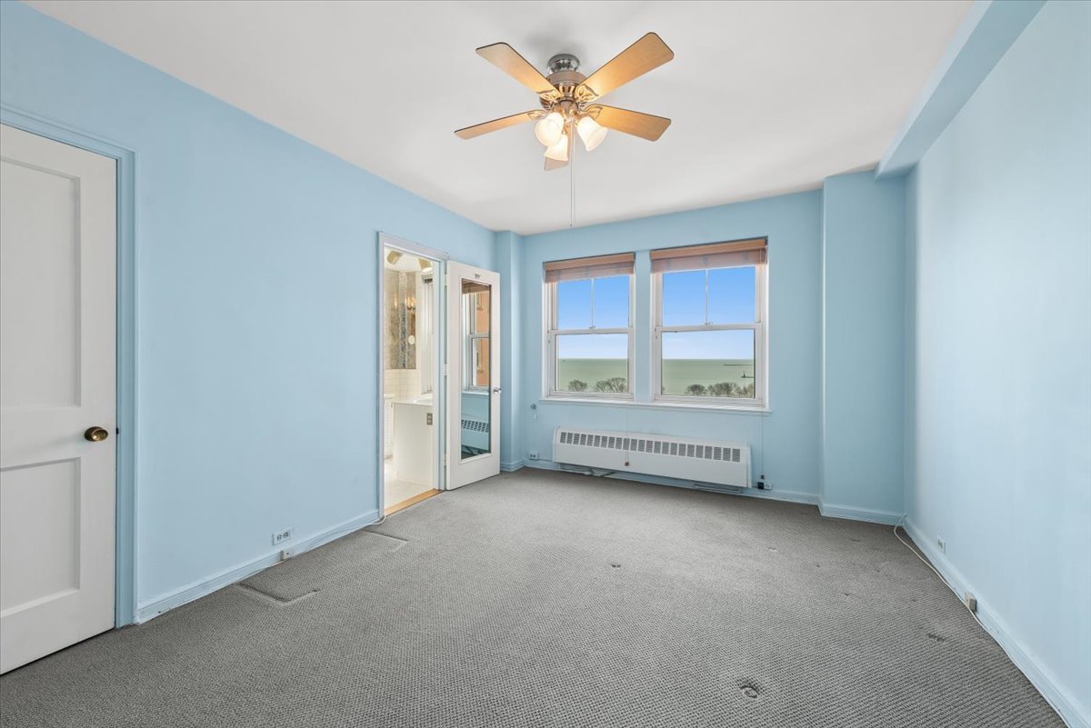 5555 N SHERIDAN Road Unit: 1017