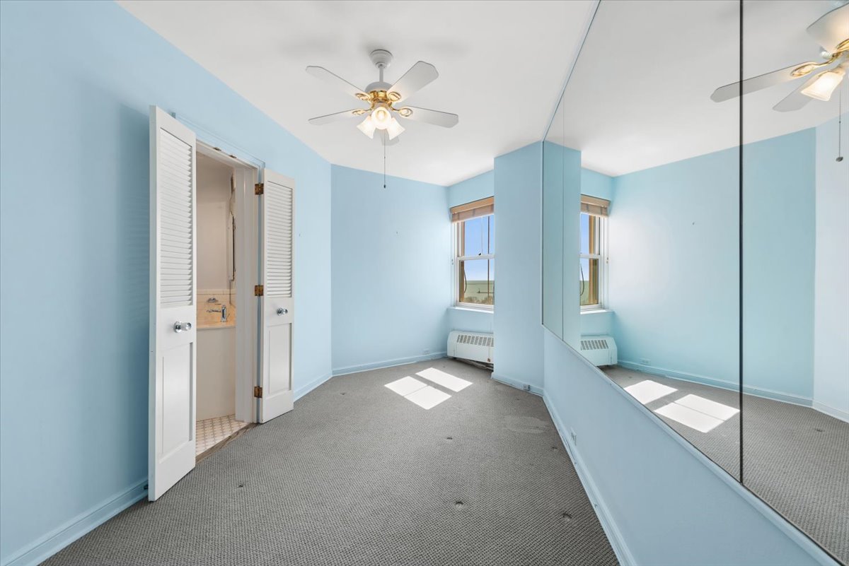 5555 N SHERIDAN Road Unit: 1017