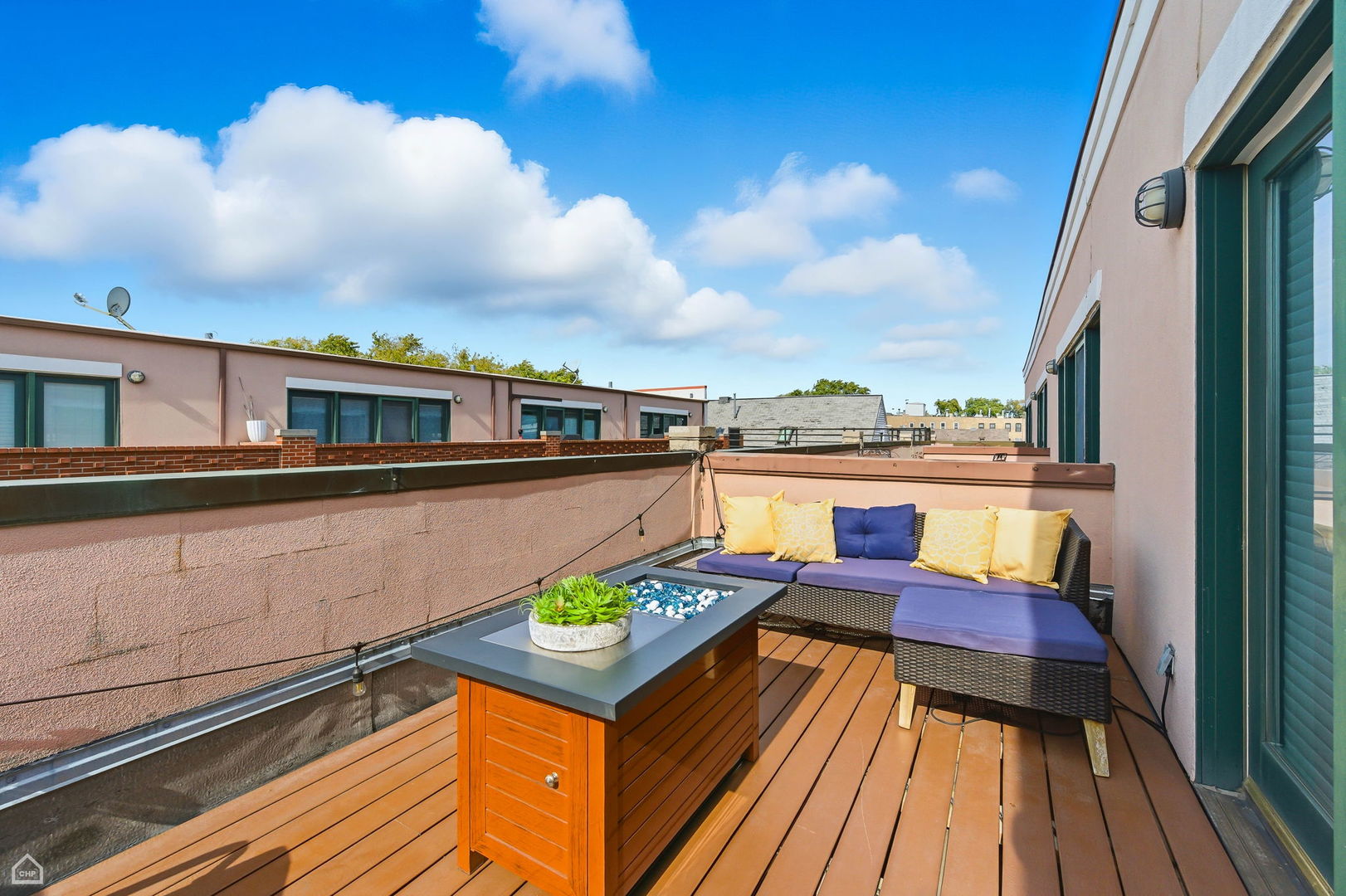 2052 W ARMITAGE Avenue Unit: C