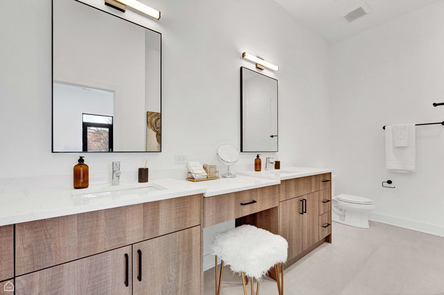 1606 W Hastings Street Unit: 301