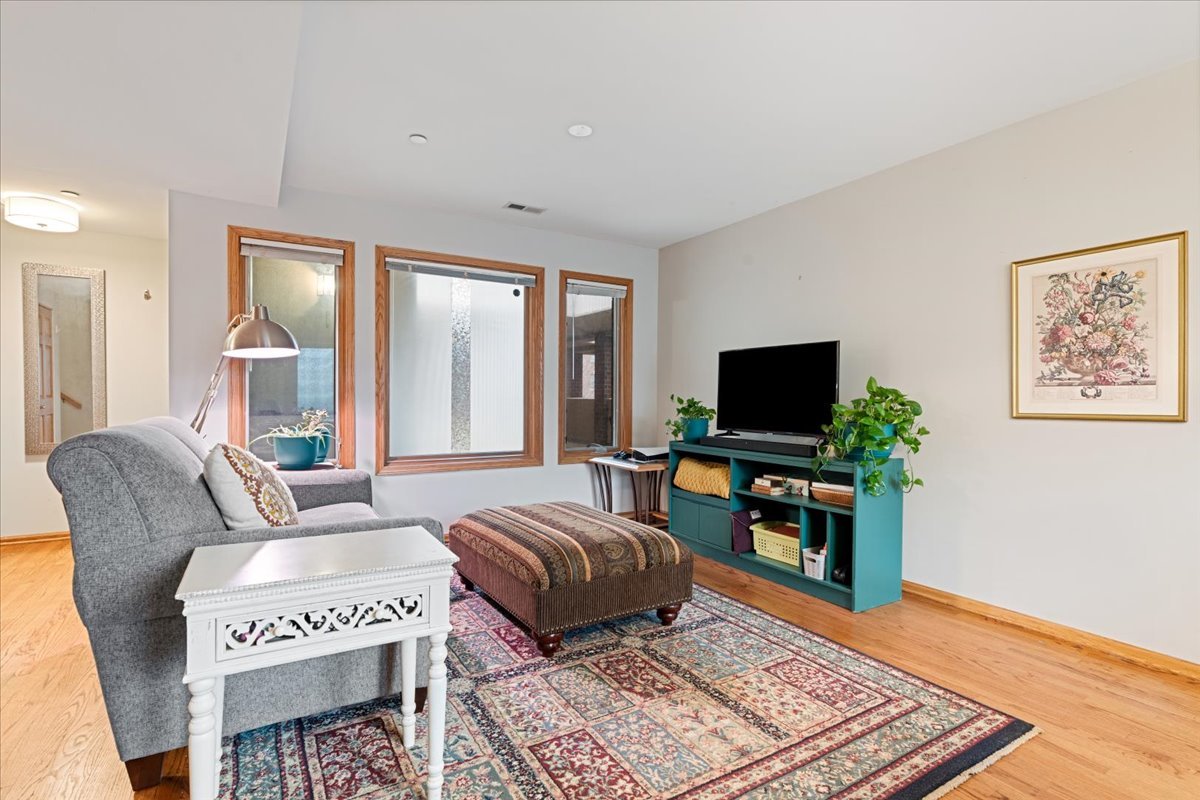 407 S Oak Park Avenue Unit: H