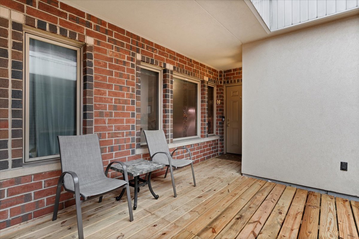 407 S Oak Park Avenue Unit: H