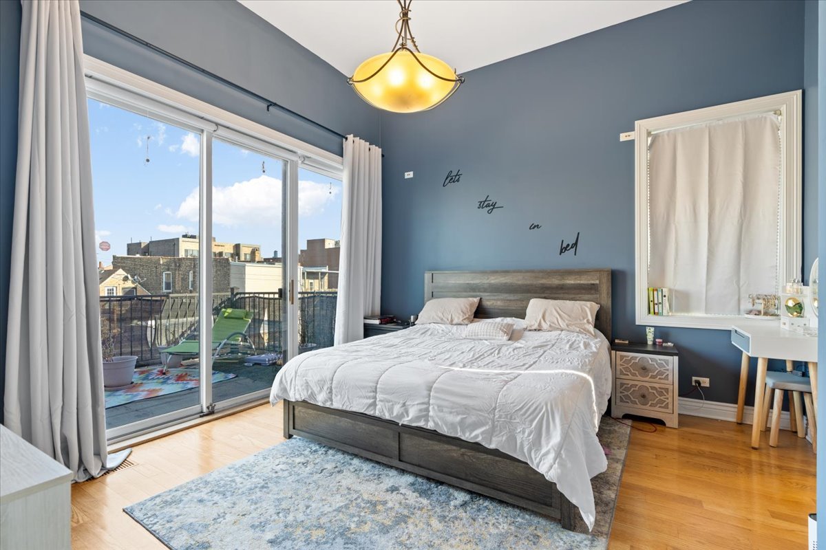 1541 N Artesian Avenue Unit: 3