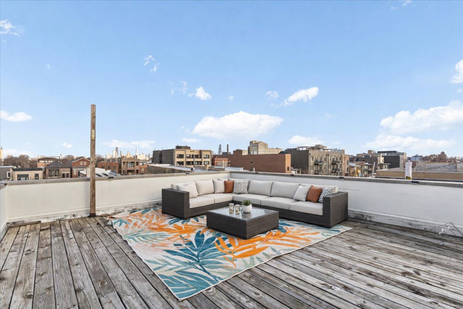 1541 N Artesian Avenue Unit: 3