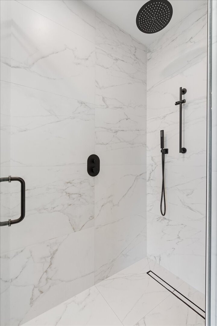 2611 W Haddon Avenue Unit: 2