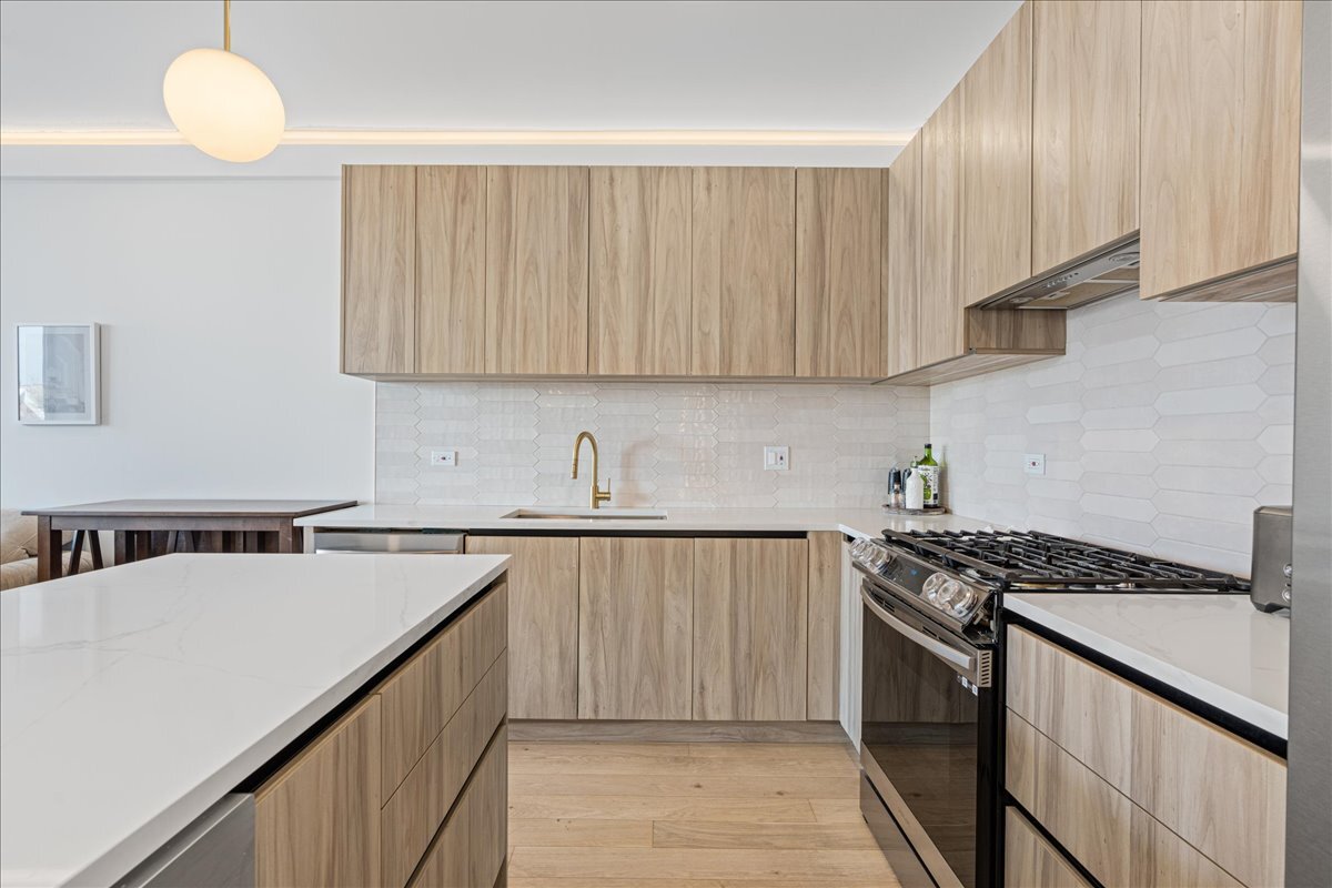 2611 W Haddon Avenue Unit: 2