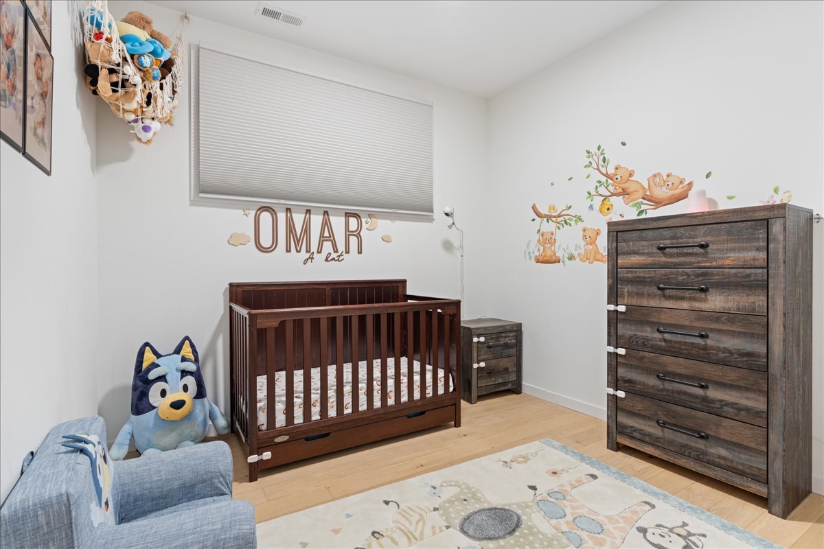 2611 W Haddon Avenue Unit: 2