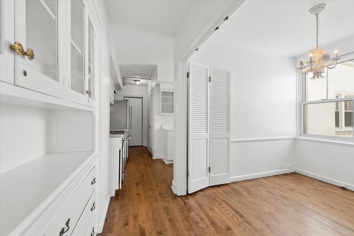 5555 N SHERIDAN Road Unit: 1811