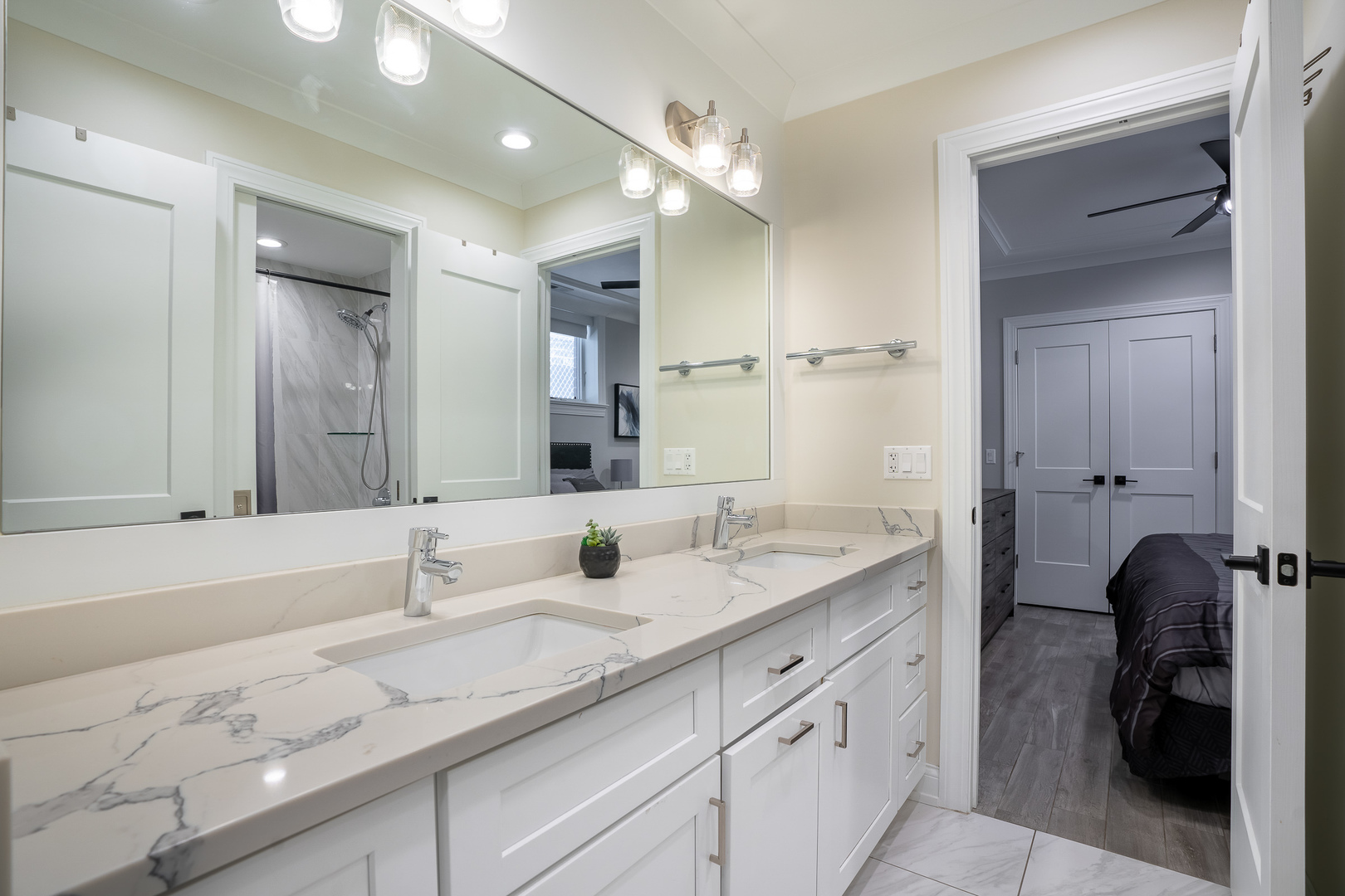 729 W Barry Avenue Unit: 1