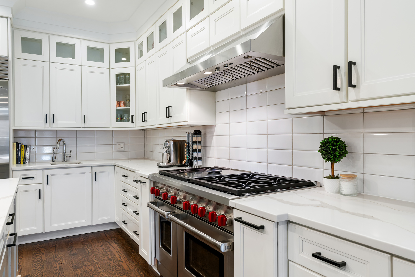 729 W Barry Avenue Unit: 1