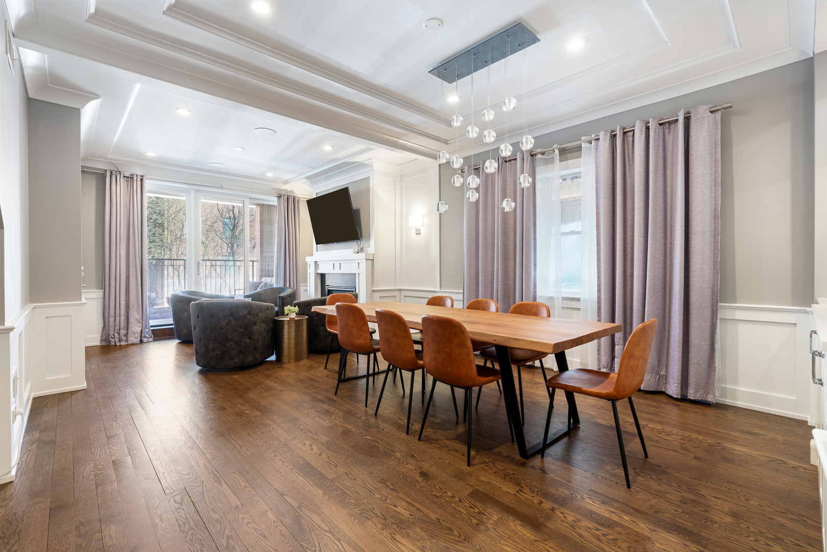 729 W Barry Avenue Unit: 1