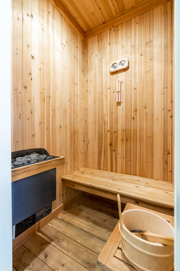 729 W Barry Avenue Unit: 1