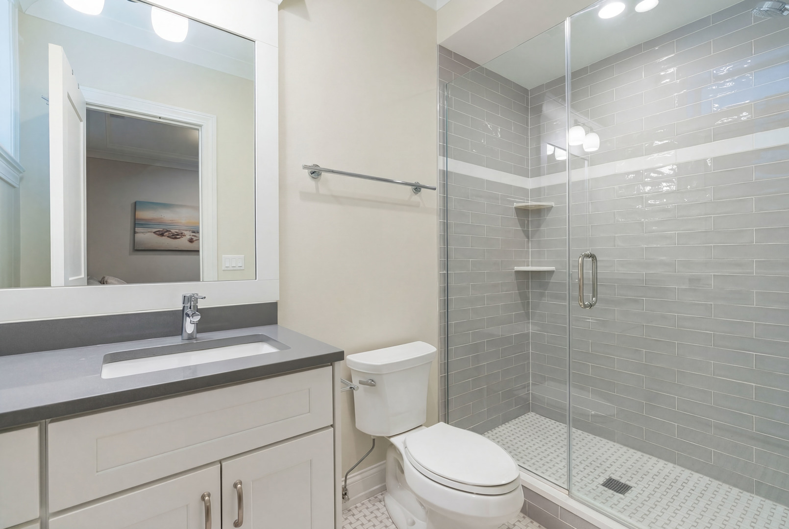 729 W Barry Avenue Unit: 1