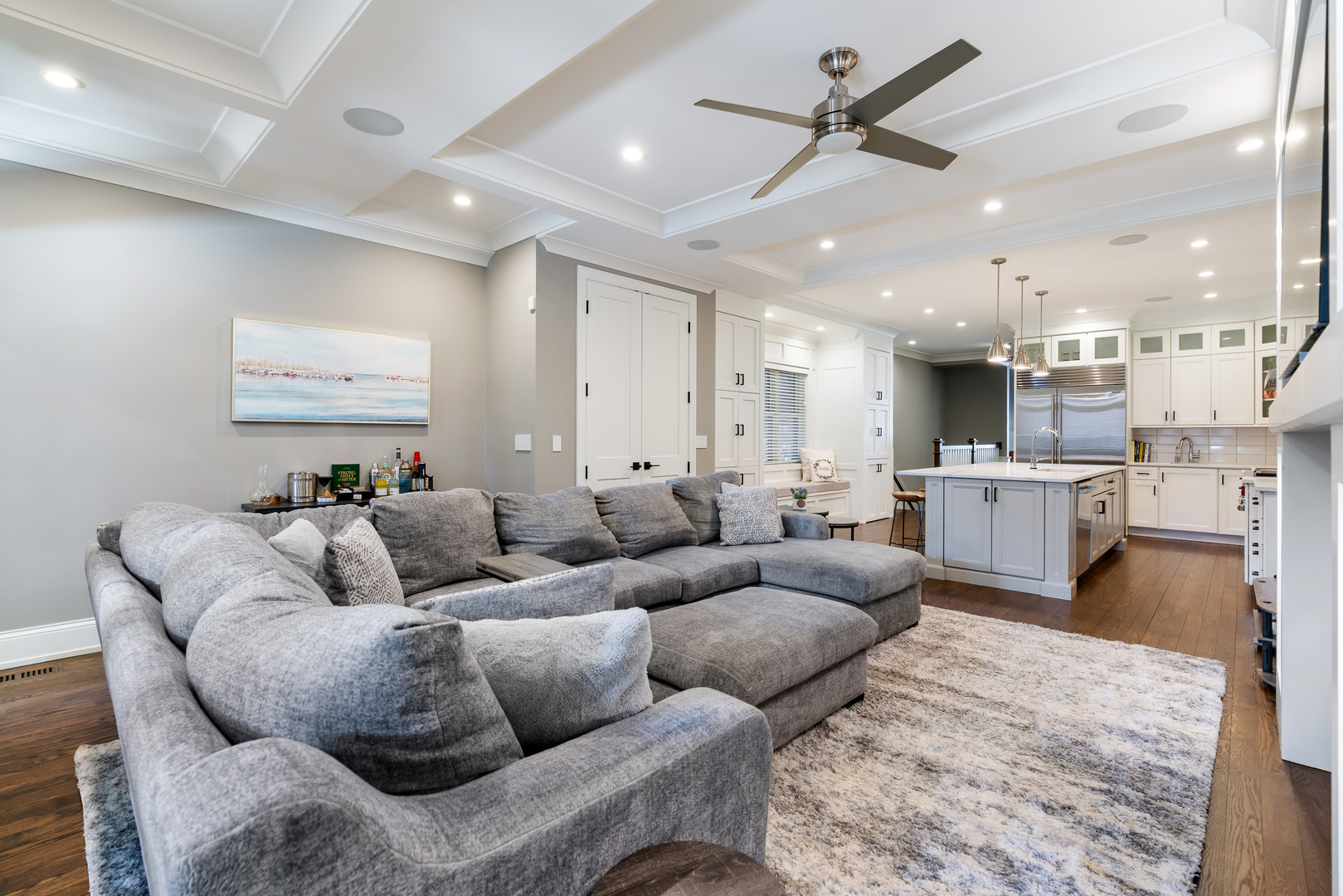 729 W Barry Avenue Unit: 1