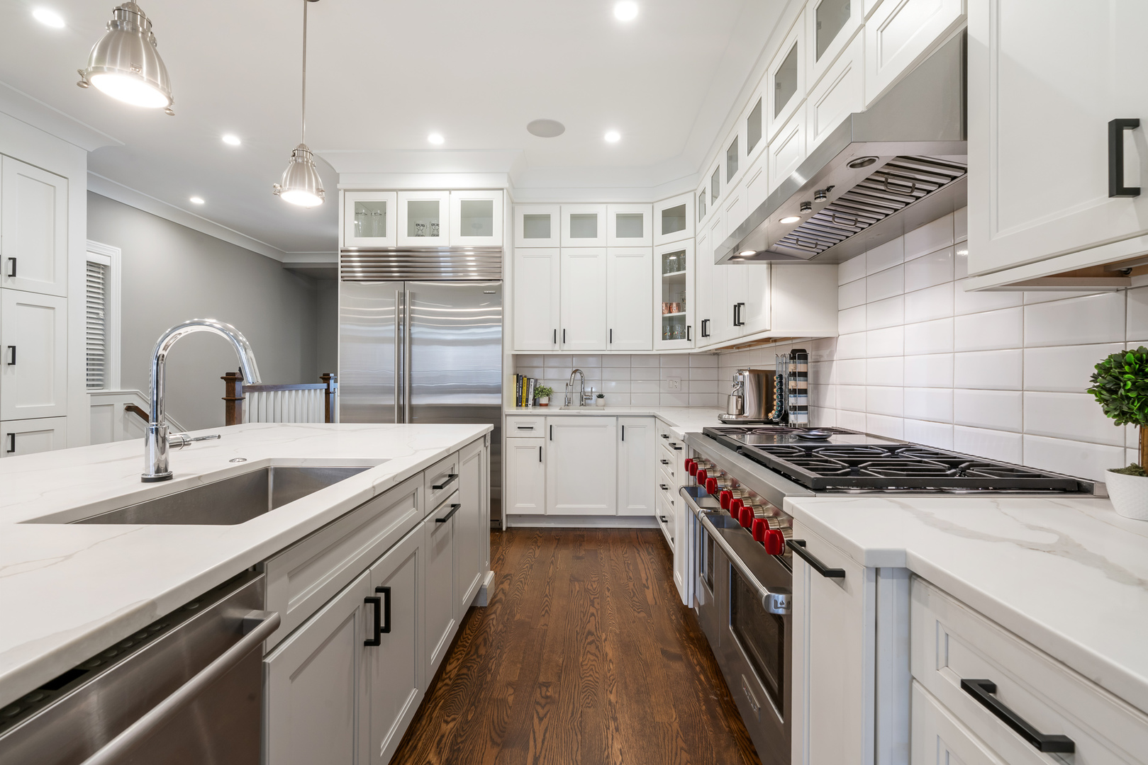 729 W Barry Avenue Unit: 1