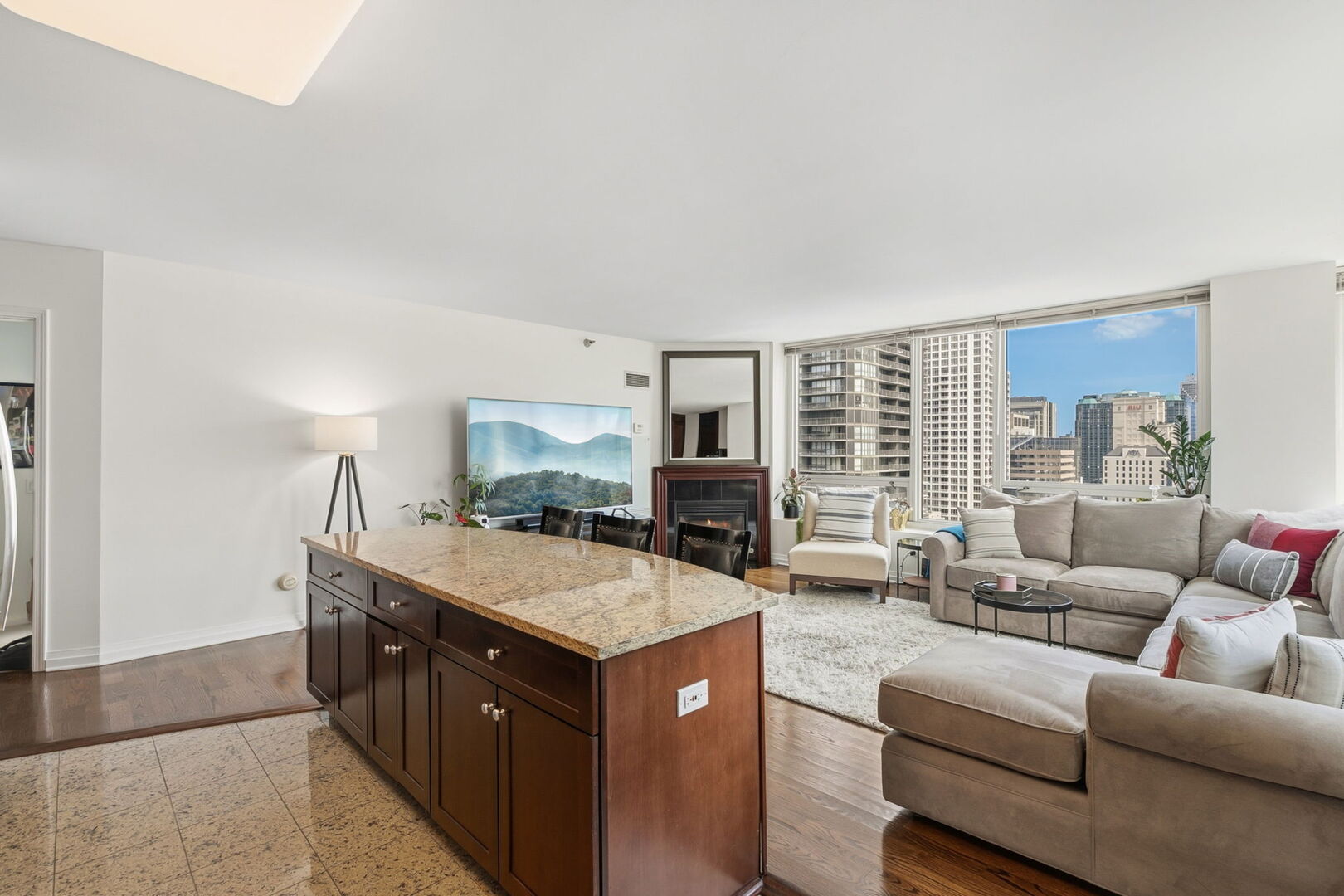 33 W Ontario Street Unit: 26B