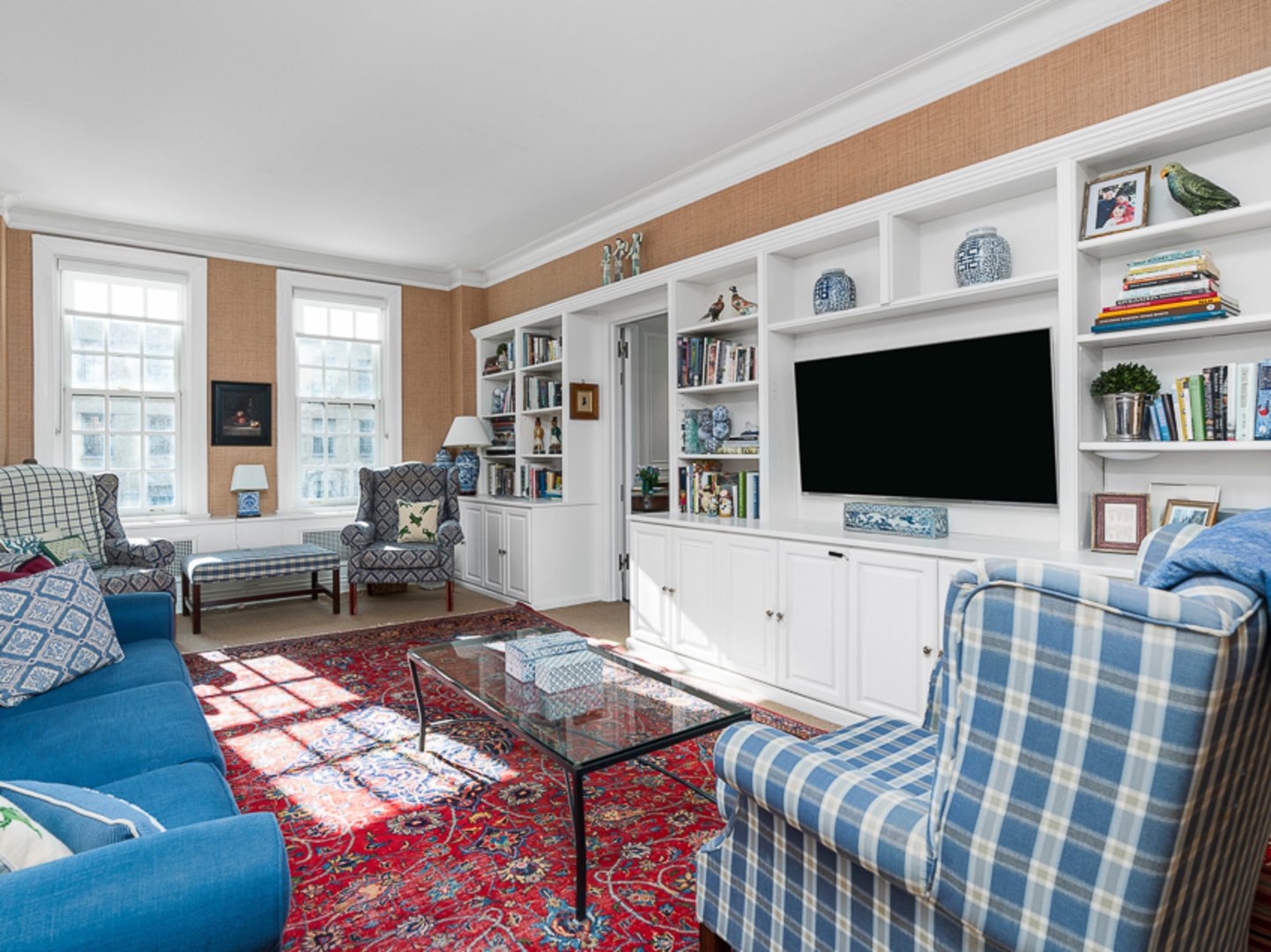 232 E WALTON Place Unit: 5E