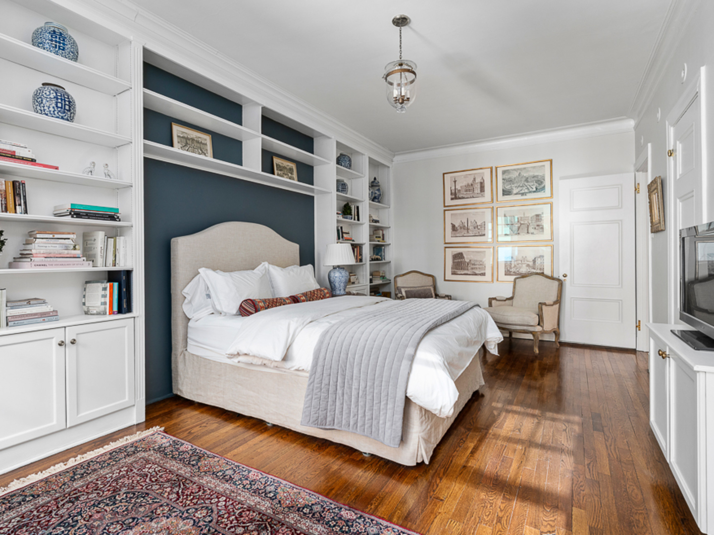 232 E WALTON Place Unit: 5E