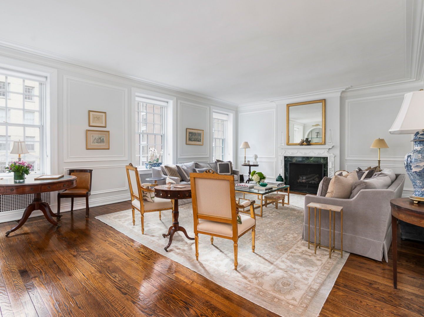 232 E WALTON Place Unit: 5E