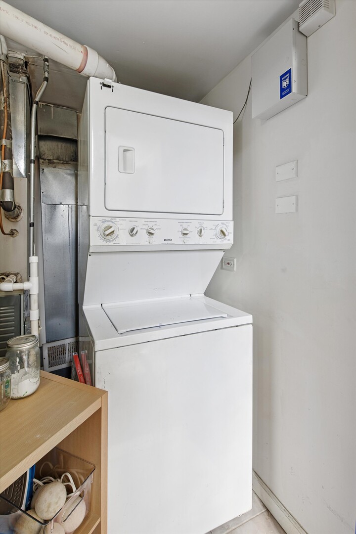 1020 N MOZART Street Unit: 2