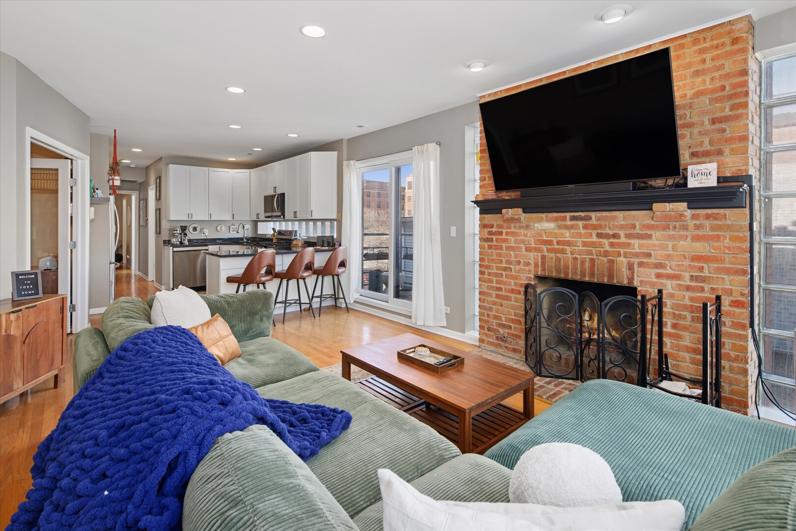 1020 N MOZART Street Unit: 2