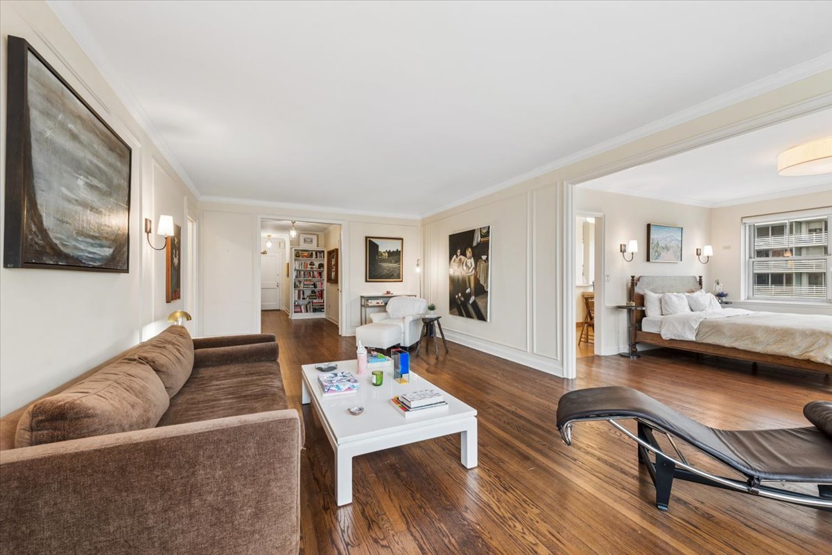 5555 N SHERIDAN Road Unit: 316