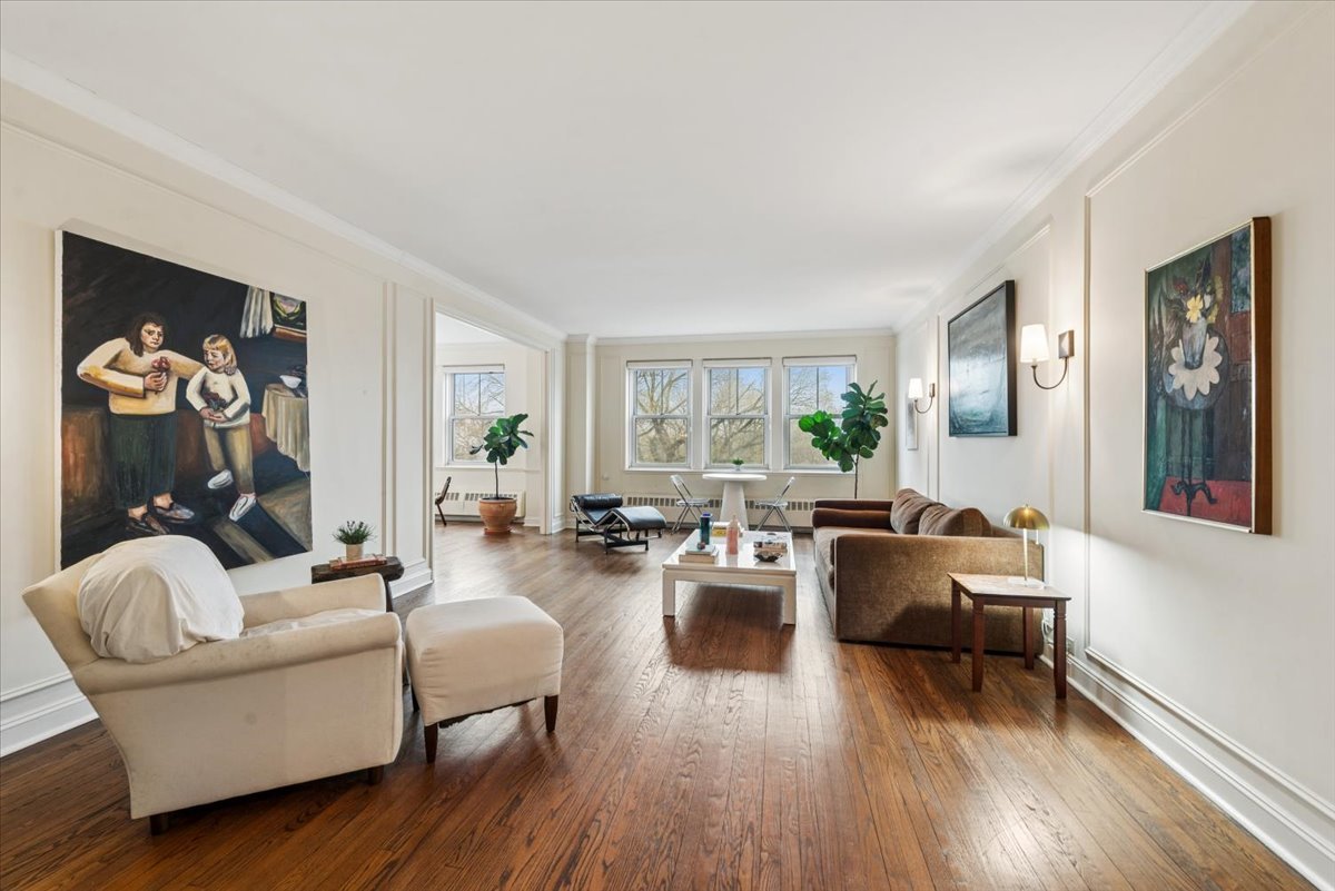 5555 N SHERIDAN Road Unit: 316