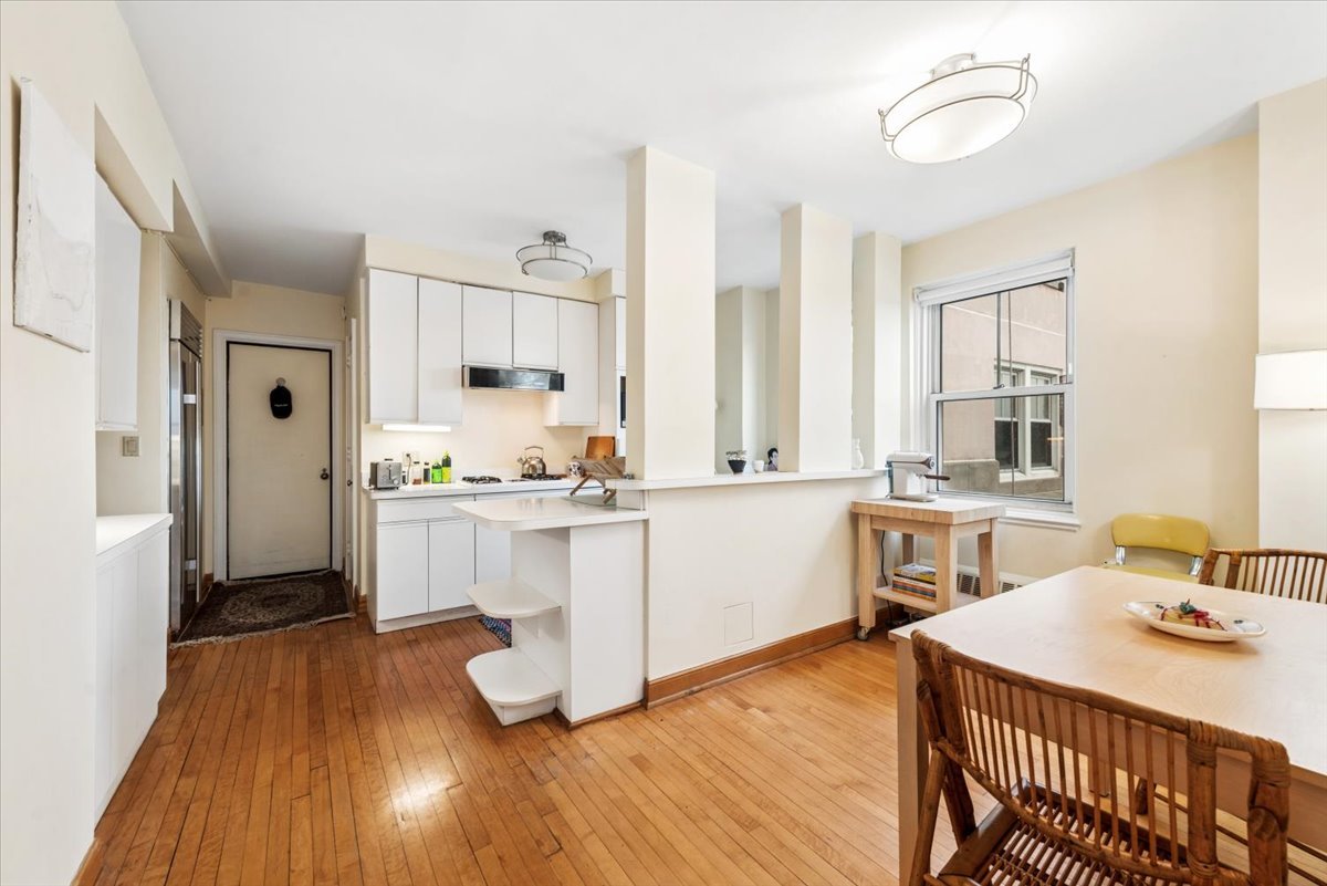 5555 N SHERIDAN Road Unit: 316