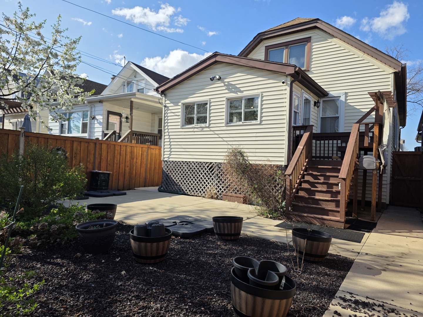 5411 W WARWICK Avenue