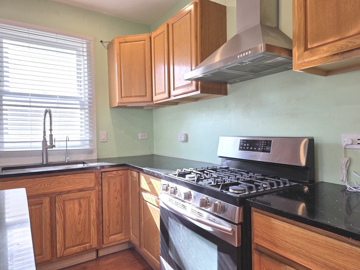 5411 W WARWICK Avenue