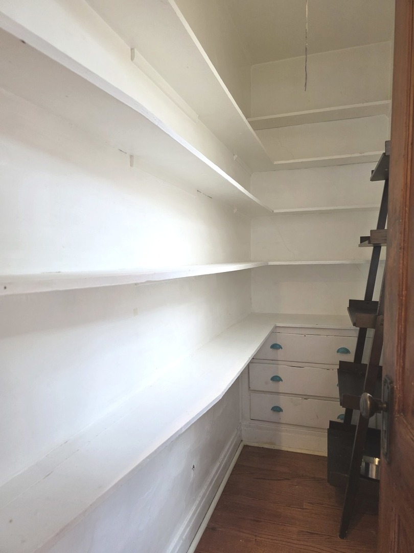 5411 W WARWICK Avenue