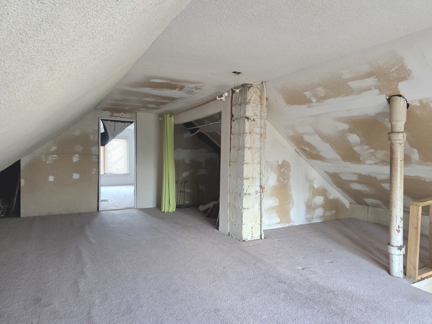 5411 W WARWICK Avenue