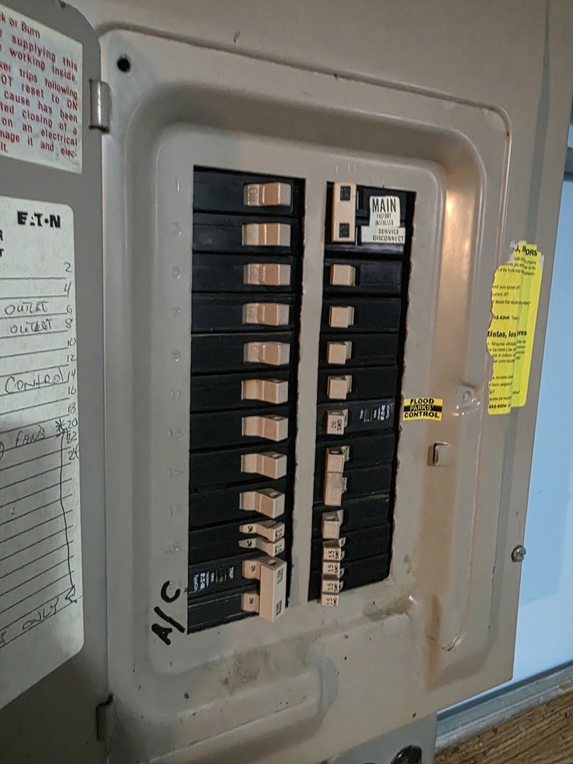 5411 W WARWICK Avenue