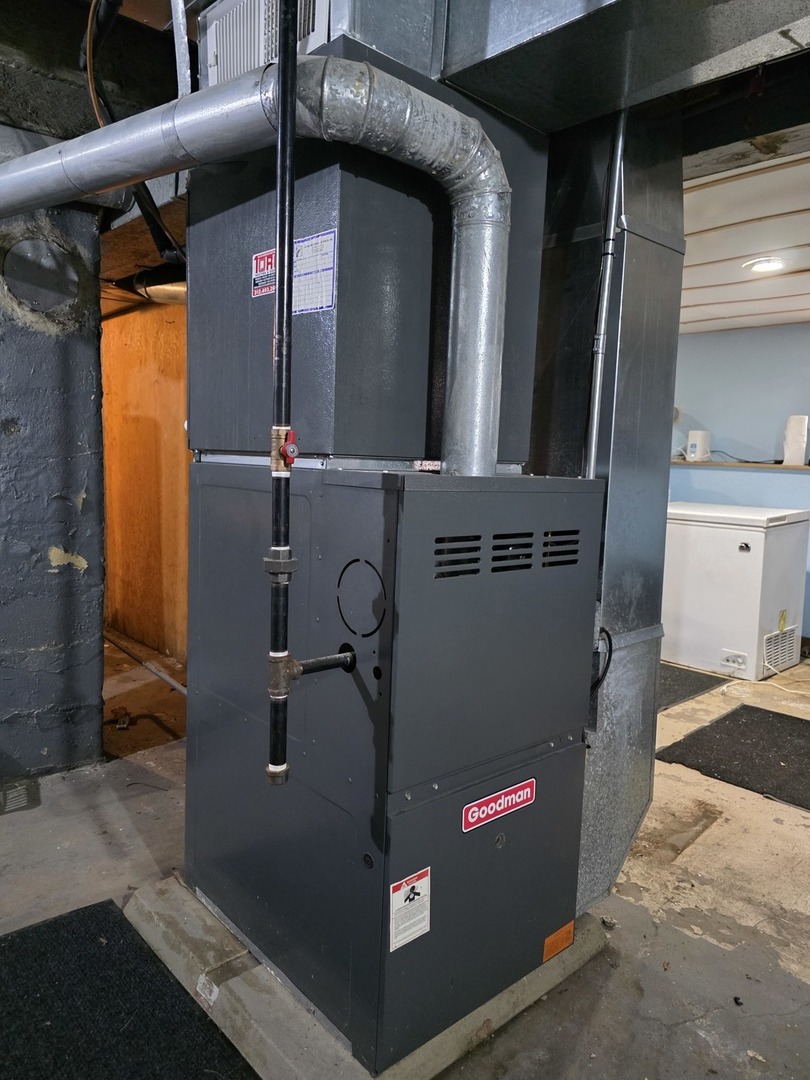 5411 W WARWICK Avenue