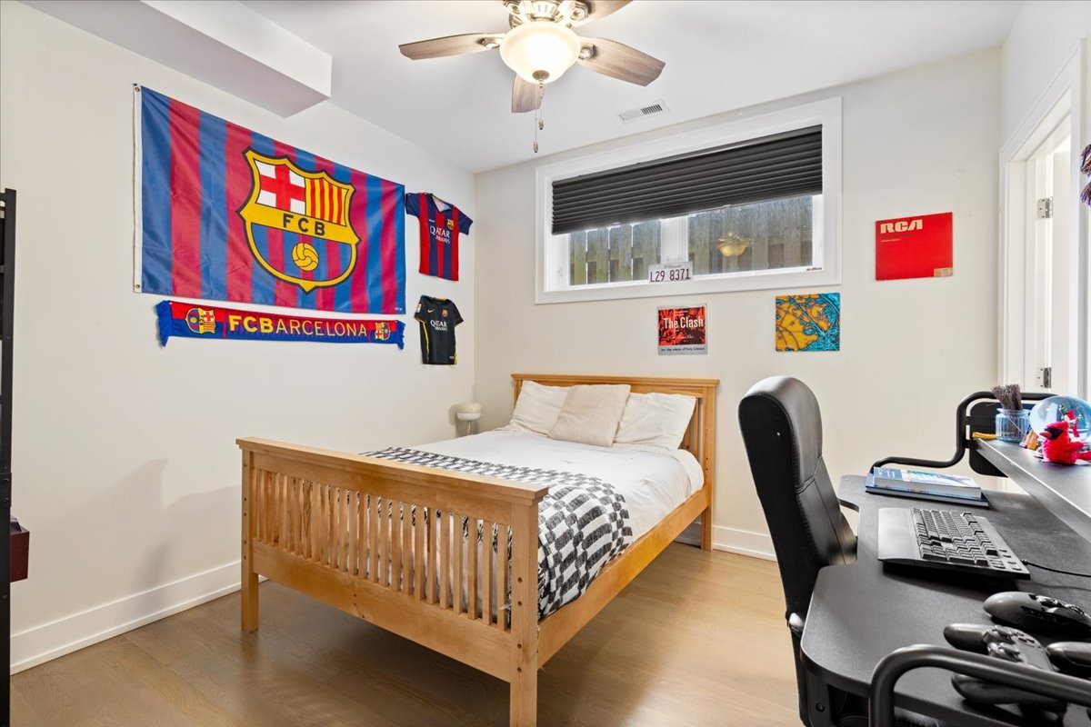 3033 N Clybourn Avenue Unit: 1