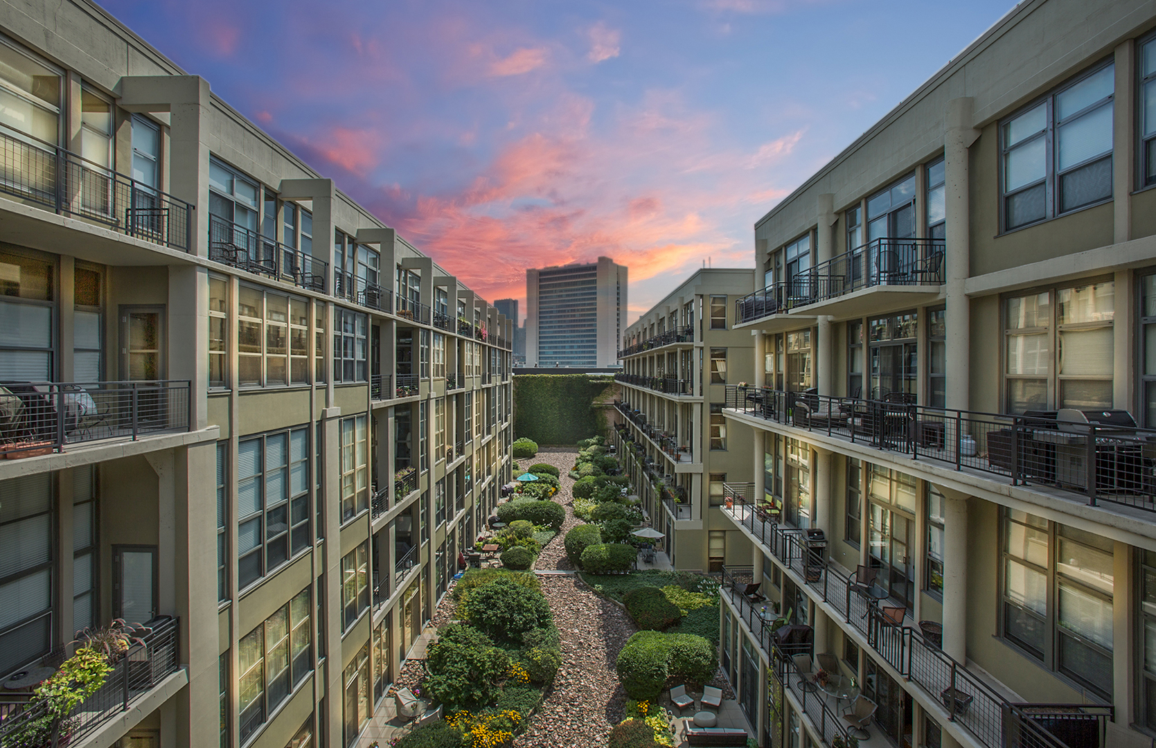 900 N KINGSBURY Street Unit: 1105